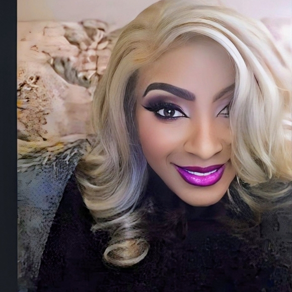 Meet your Posher, Tanya - Picture 1 of 1